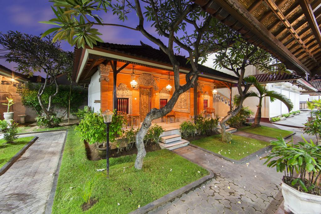 Surya Tropical Kuta Hotel Kuta  Exterior photo