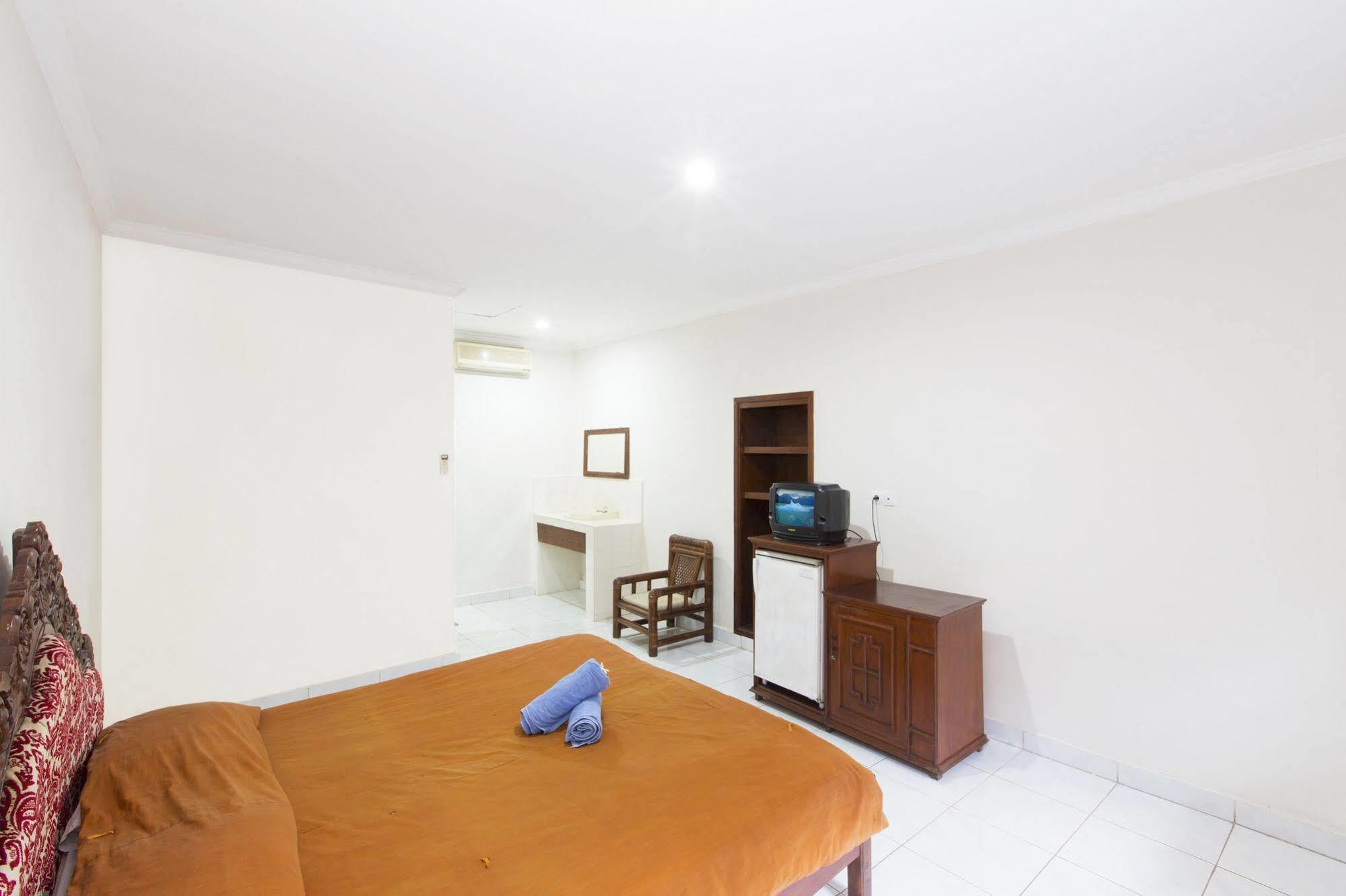 Surya Tropical Kuta Hotel Kuta  Exterior photo