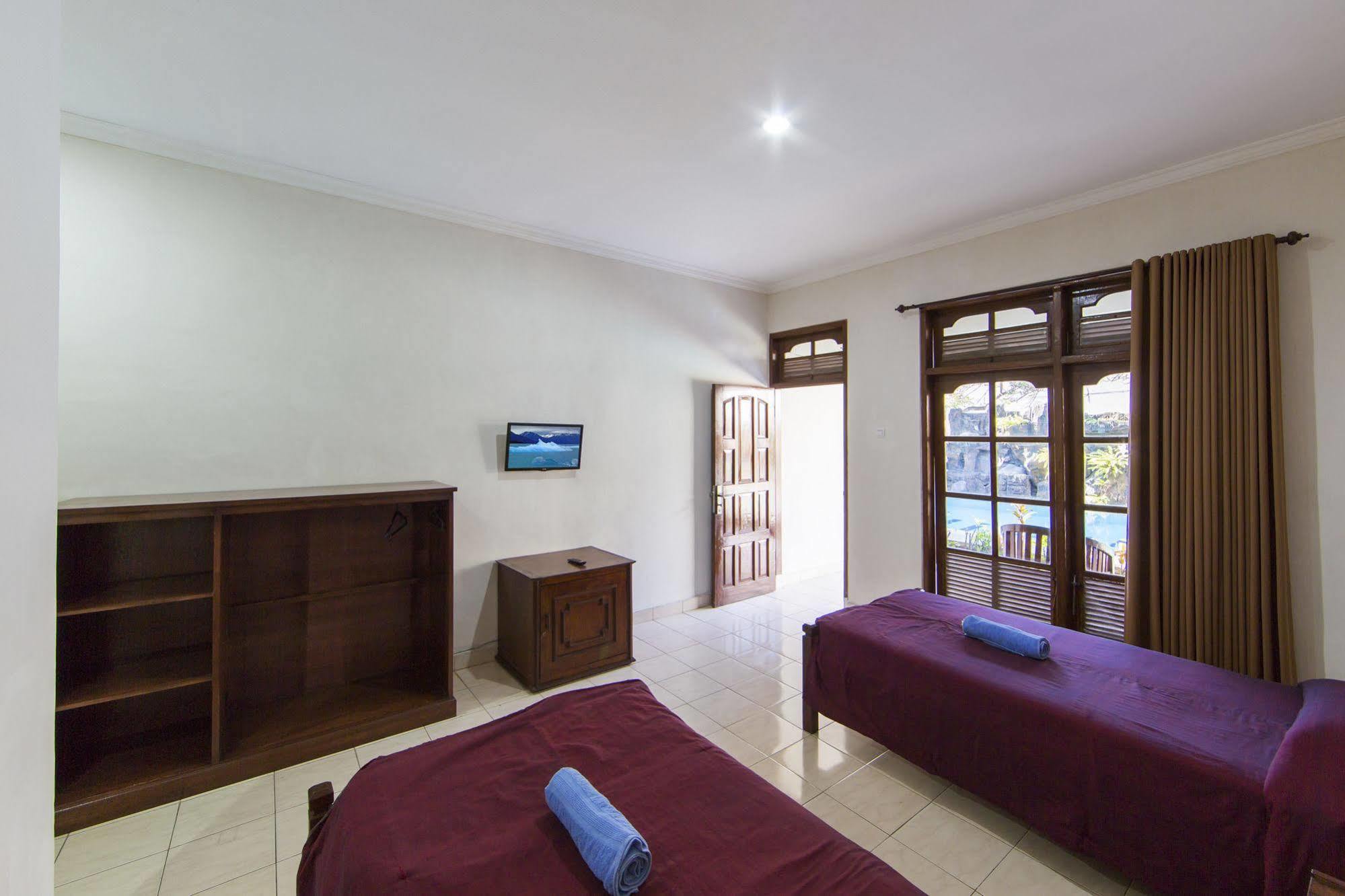Surya Tropical Kuta Hotel Kuta  Exterior photo